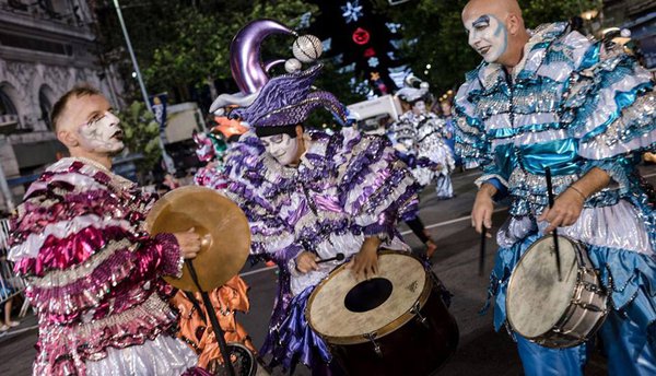 Carnaval uruguayo - Batería de la murga