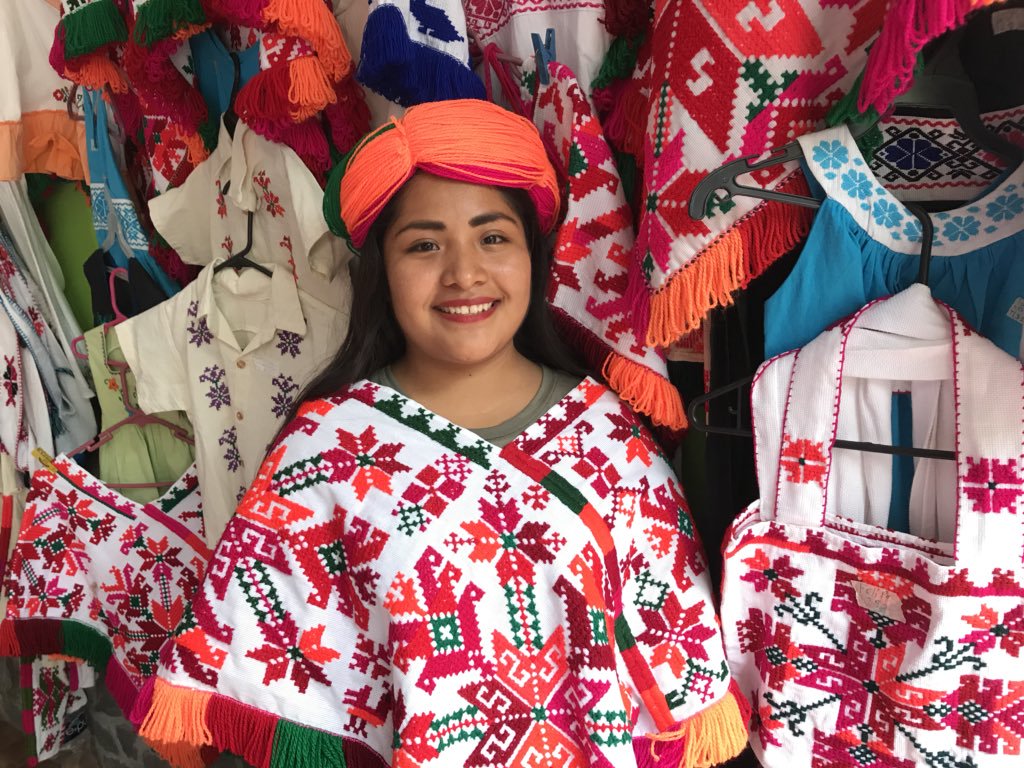 ¿Conoces el Quechquemitl? Descubre todo sobre esta prenda quechquemitl